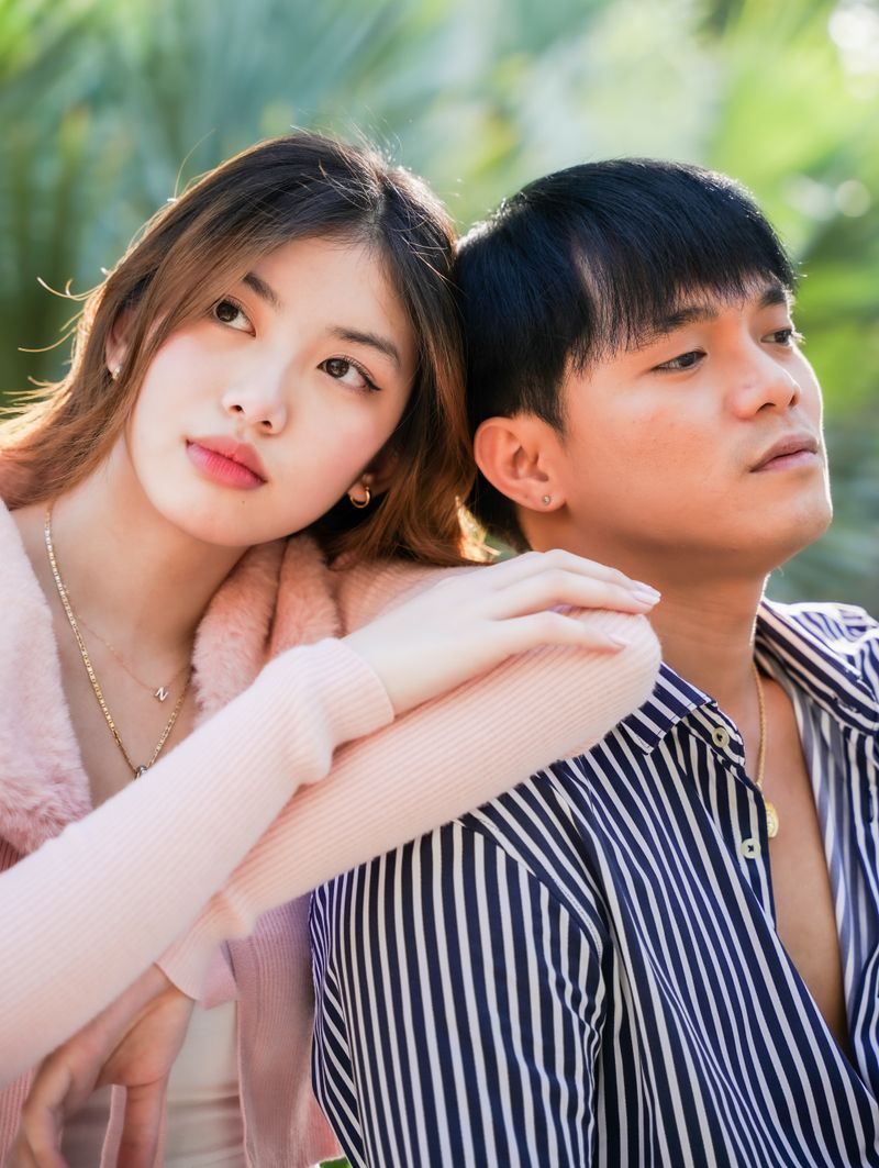 Smiling couple who met on free dating apps without payment