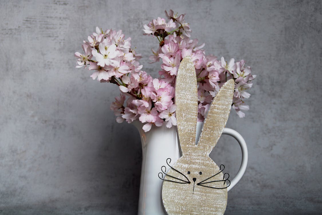 Fotos de stock gratuitas de conejito, florero, flores