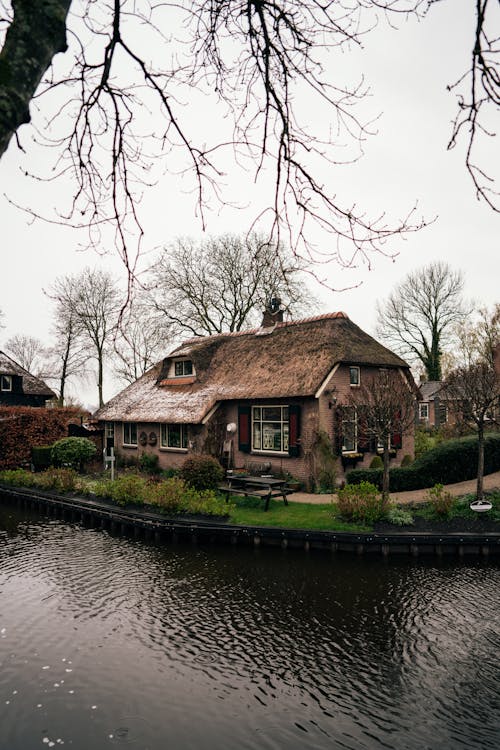 Traditional Cottage by the River 