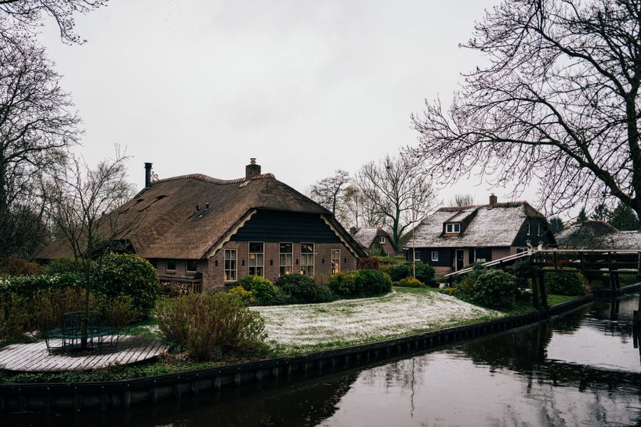 Giethoorn's waterlanes