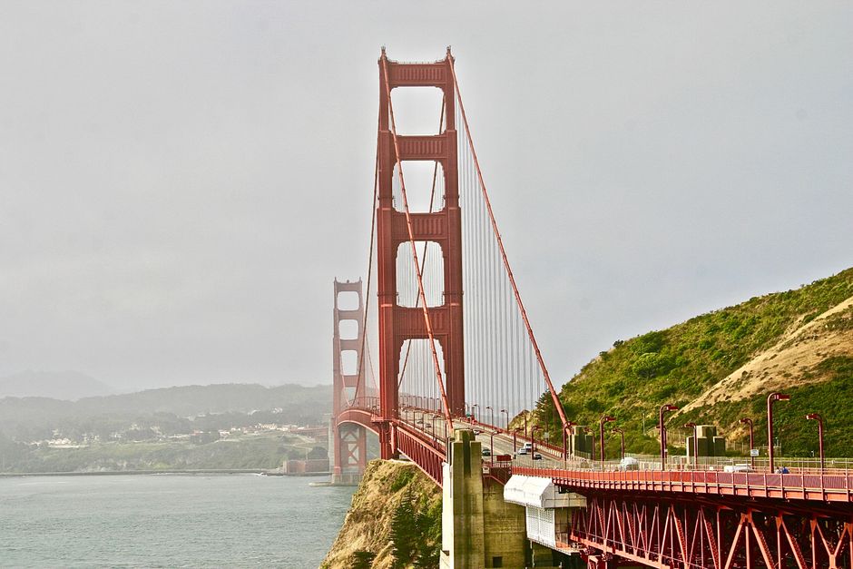 A clear day at the iconic Golden Gate Bridge in San Francisco, showcasing its unique architecture.