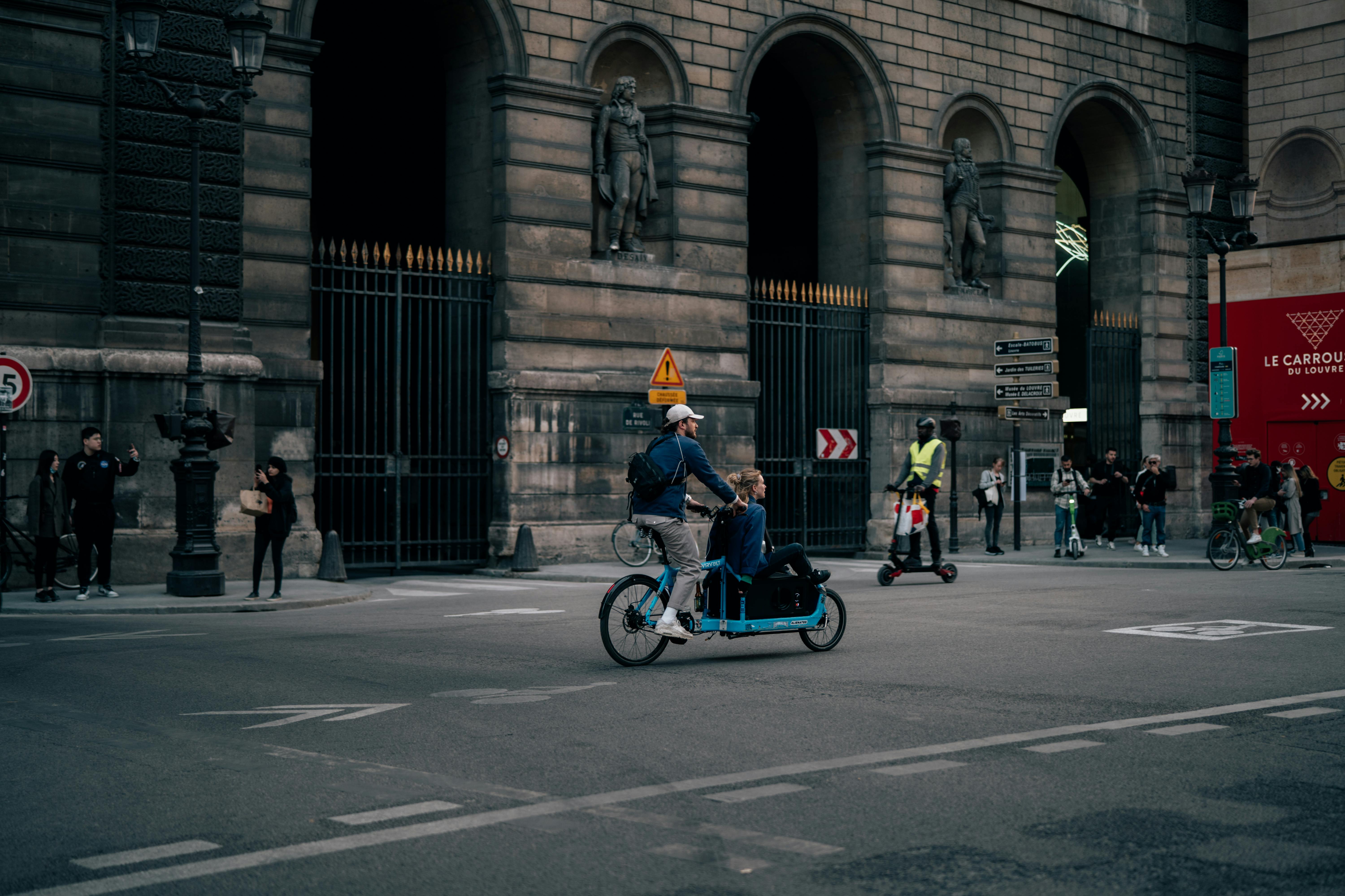 Addmotor E-325 Electric Cargo Bike: A New Era of Mobility for Families, Commuters, and Small Businesses — Photo by Kadir Avşa