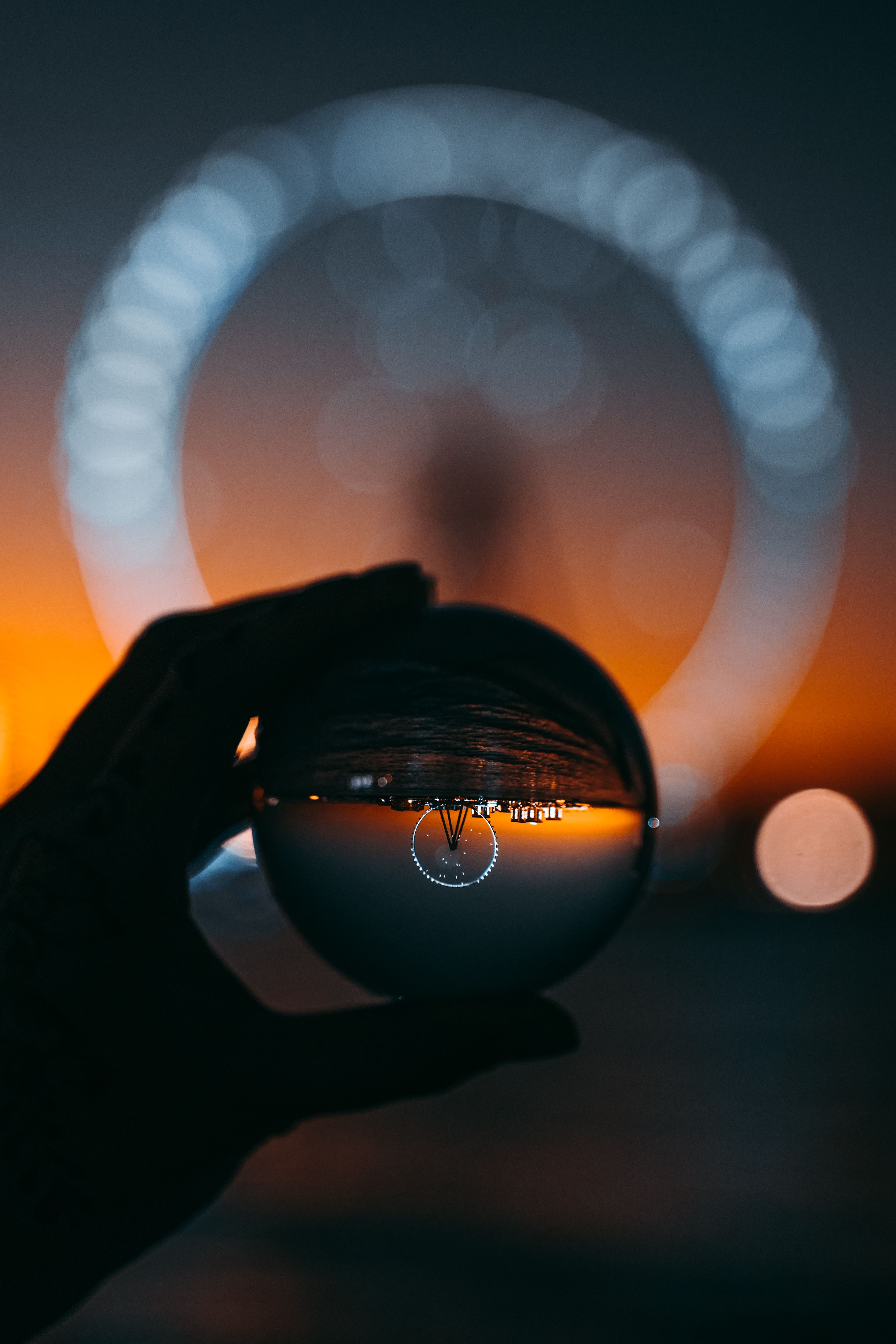бесплатная Бесплатное стоковое фото с Lensball, архитектура, багровое небо Стоковое фото