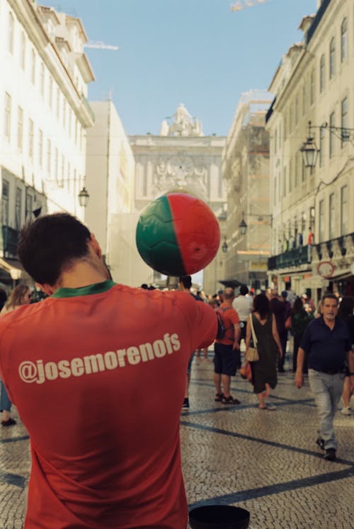 Foto profissional grátis de cidade, fotografia de filme, pessoas felizes