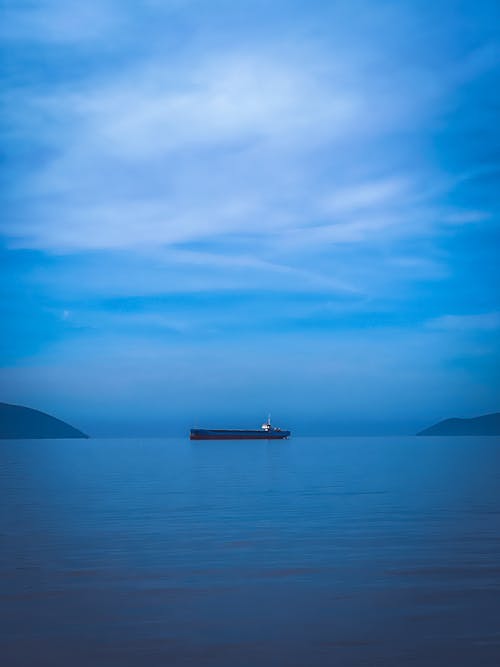 Fotos de stock gratuitas de azul, barco de carga, buque