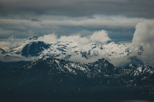 Gratis lagerfoto af bjerge, droneoptagelse, forkølelse