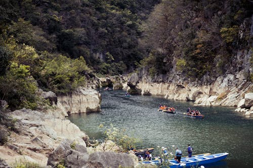 Fotos de stock gratuitas de aventura, barcos, barranco