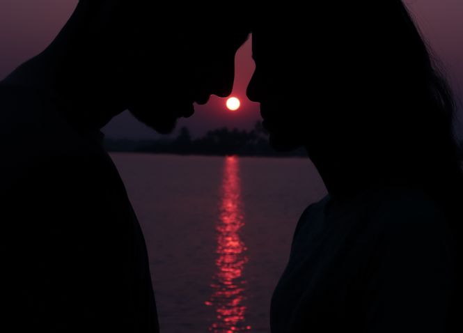 Online dating: starting a conversation on a niche platform