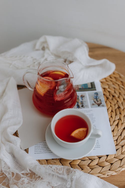 Red Tea with Fruit Slices