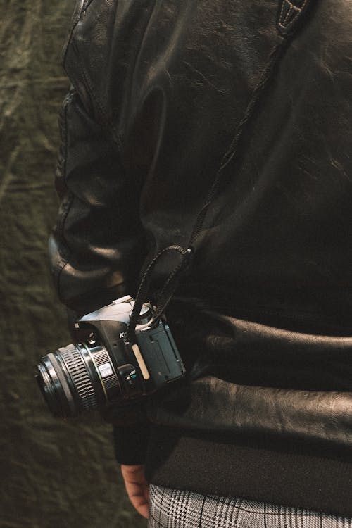 Základová fotografie zdarma na téma fotoaparát, fotograf, kožená bunda