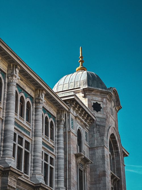Free Elegant dome of historic building in Istanbul, Türkiye, showcasing stunning architecture. Stock Photo