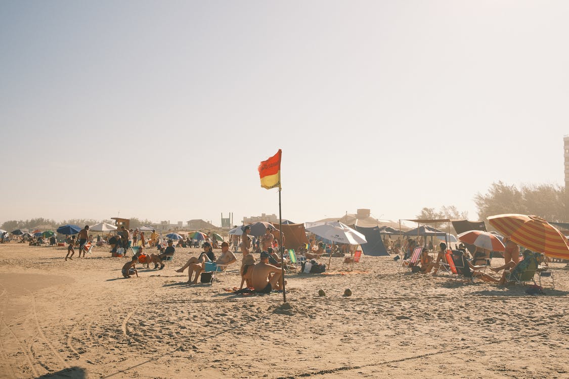 Foto profissional grátis de amontoado, areia, feriado