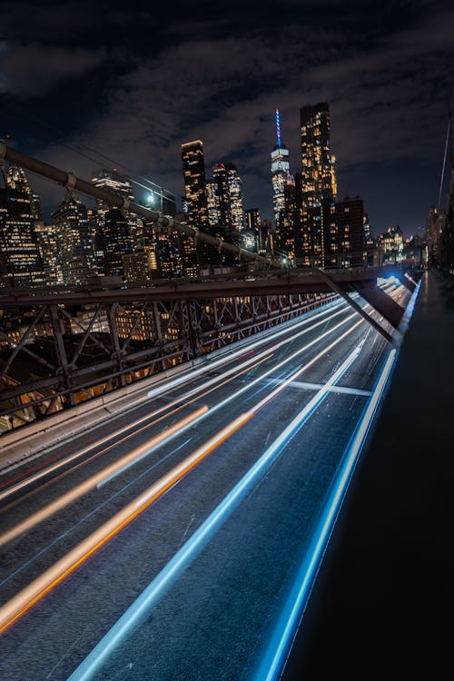 Longexposure of City from Brooklyn bridge during night