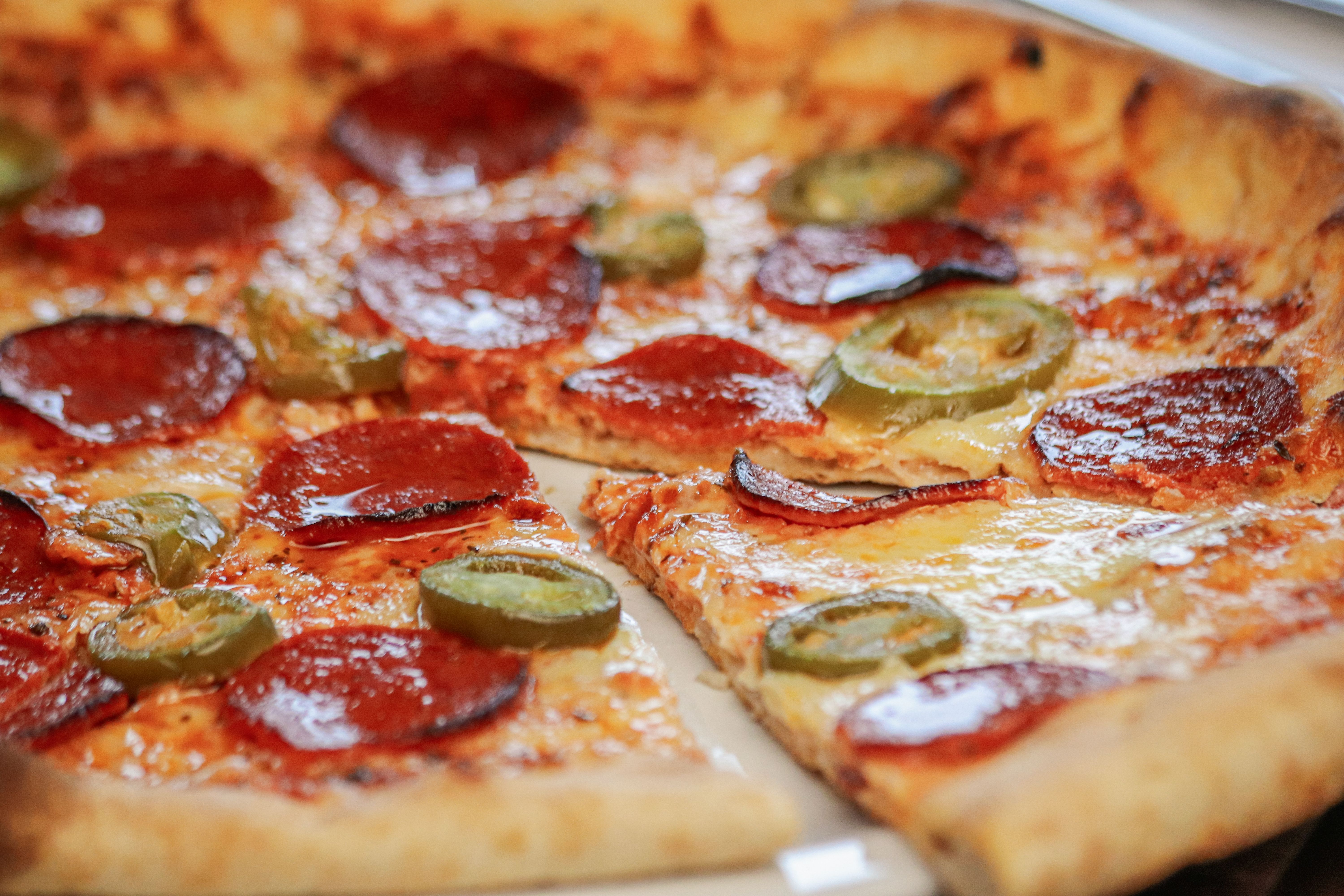 Dewey's pizza lunch express slice deal