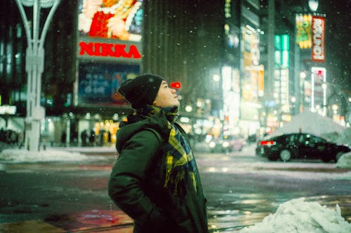 Безкоштовне стокове фото на тему «Вулиця, вулицях міста, зима»