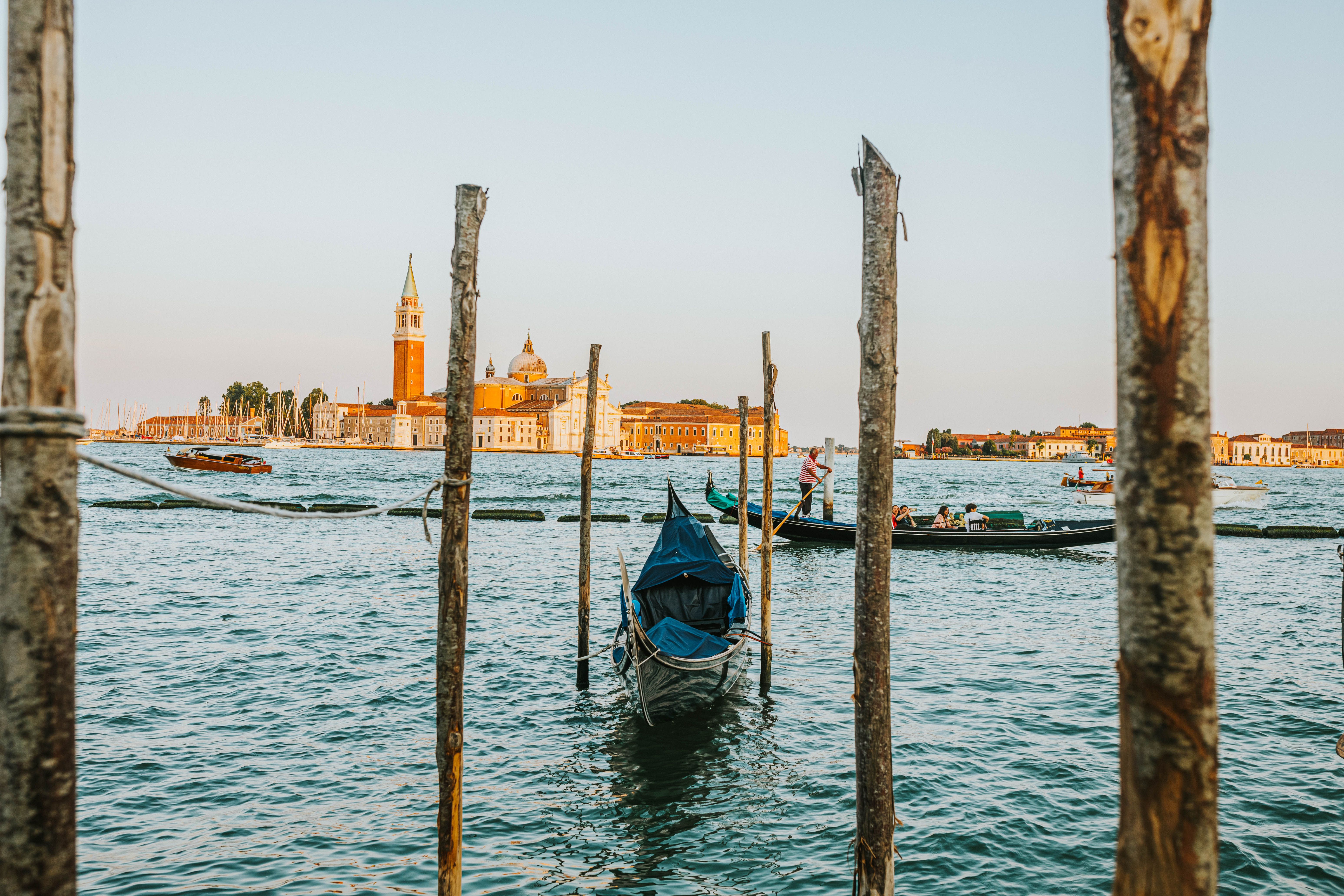 Autopsy Ordered for Two Boaters Who Died in Venice Lagoon Incident