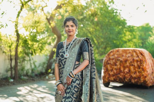 Gratis arkivbilde med eleganse, halskjede, indisk kvinne