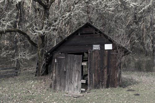 Free stock photo of abandoned, abandoned building, colorless