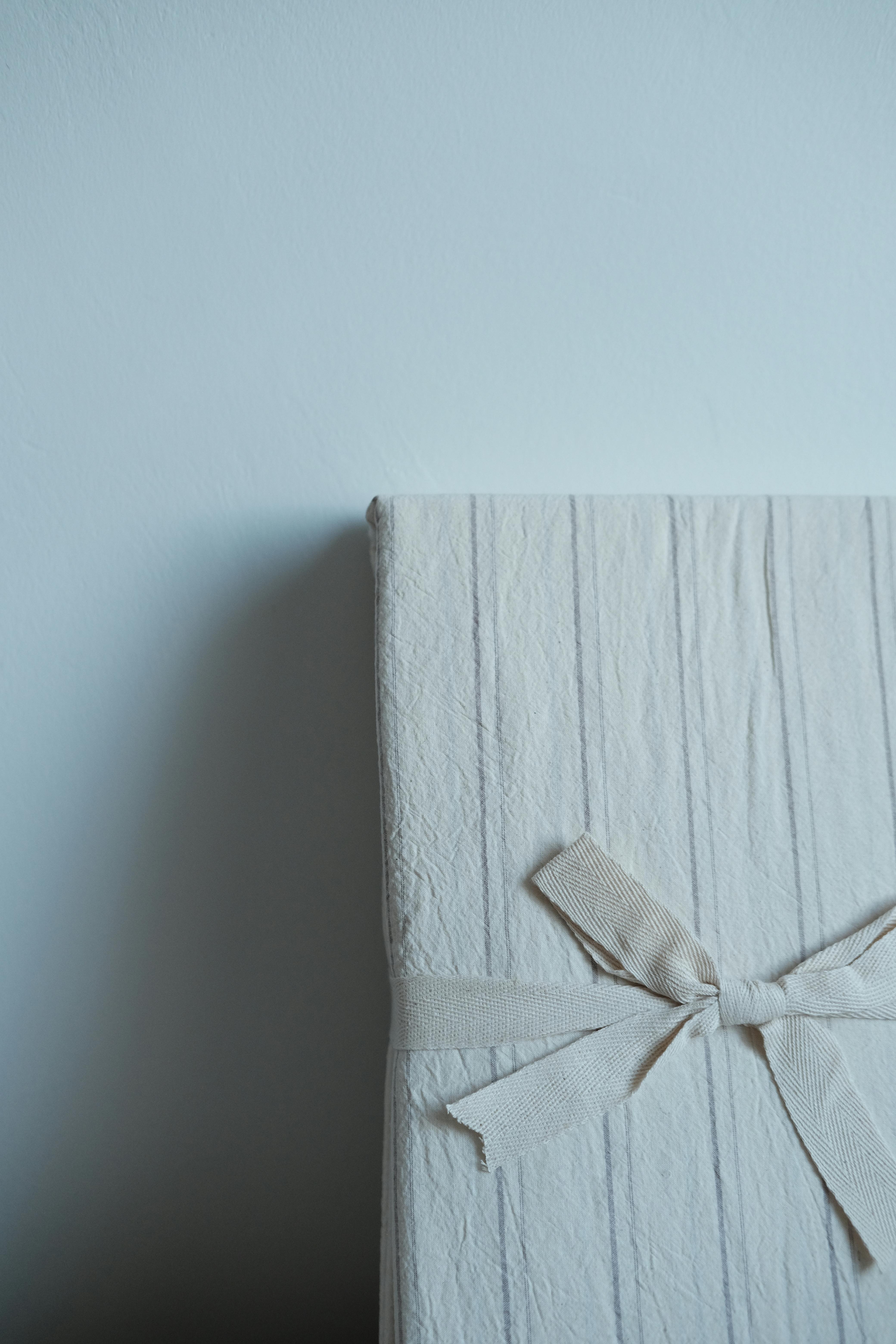 Bezpłatne Darmowe zdjęcie z galerii z beżowy, białe tło, dekoracyjny Zdjęcie z galerii