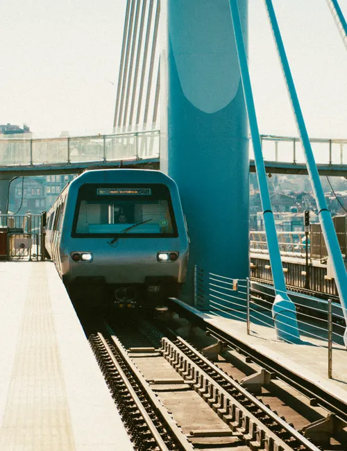 Mastering the World's Iconic Transit Routes: A Global Guide to Seamless Travel