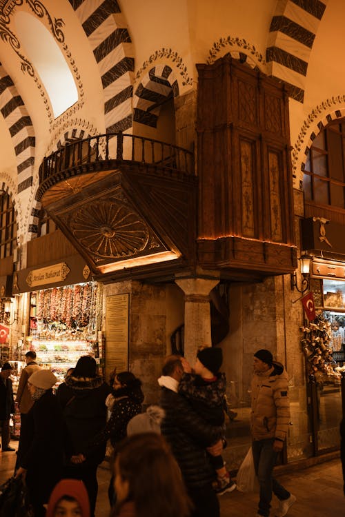 People at Egyptian Bazaar in Istanbul