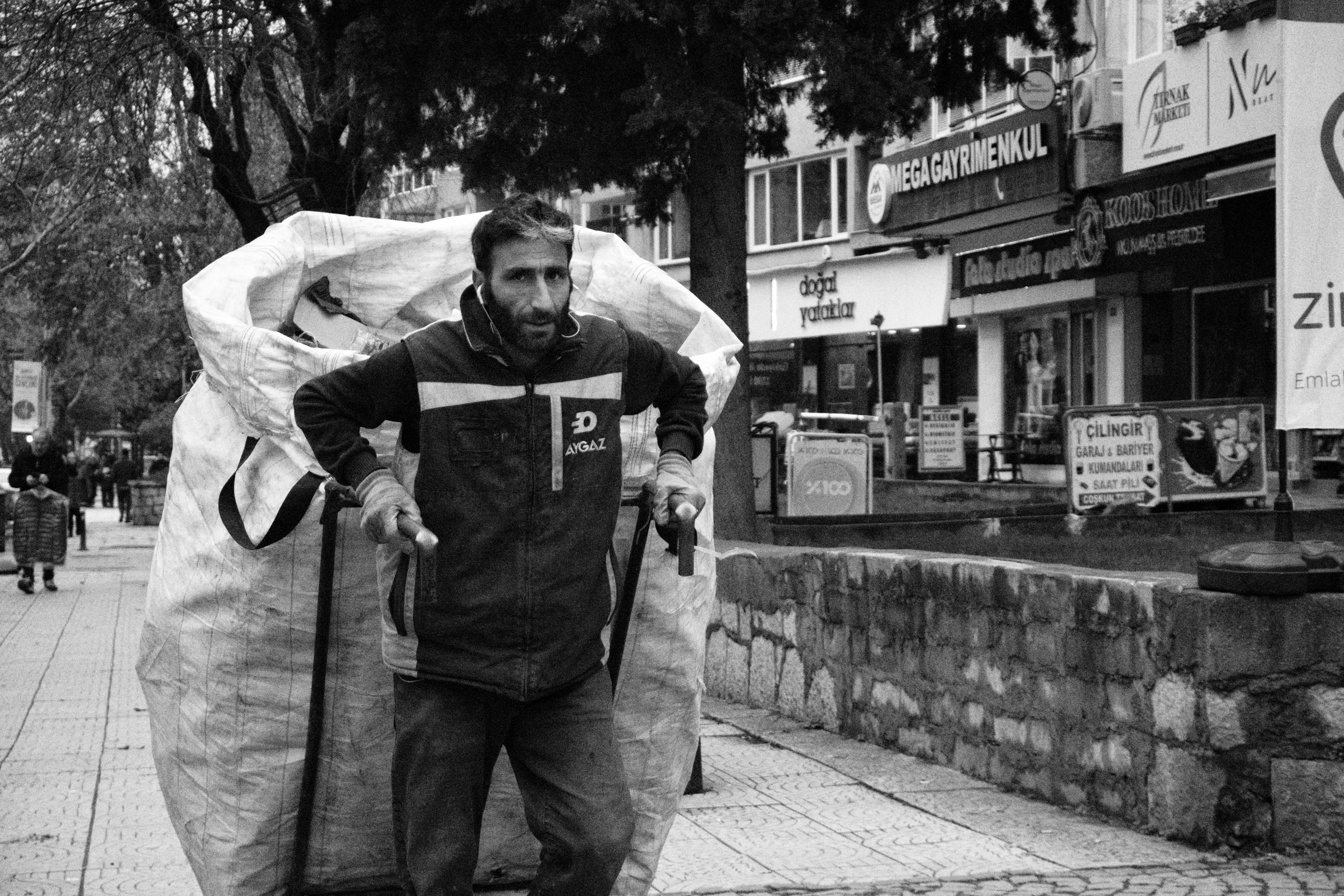 Mersham — man and van team loading a removal van