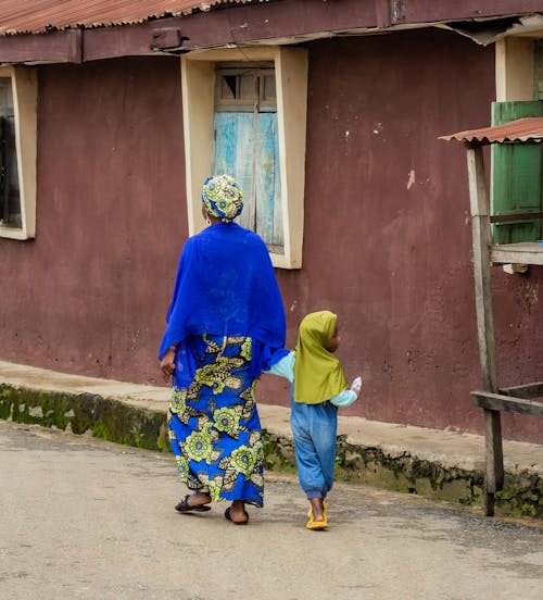 Foto stok gratis anak, anak perempuan, bangunan