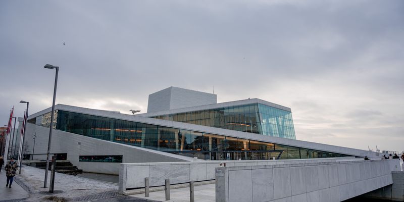 La Ópera de Oslo junto al fiordo
