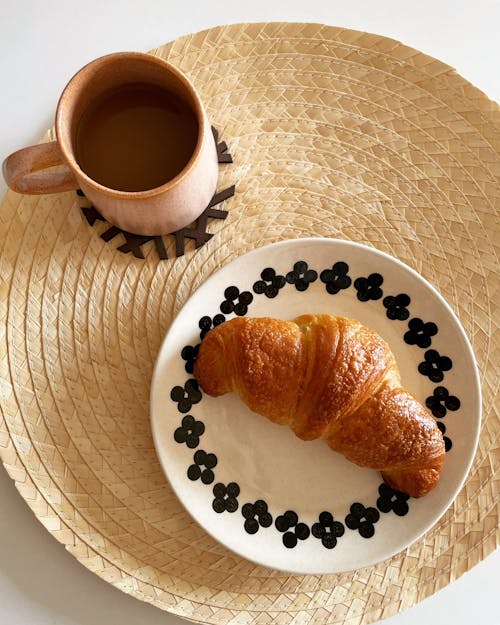 Immagine gratuita di ciotola, croissant, fotografia di cibo