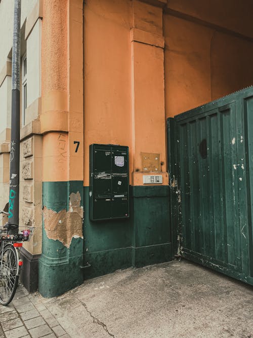 Foto profissional grátis de aparência, caixas de correio, construção