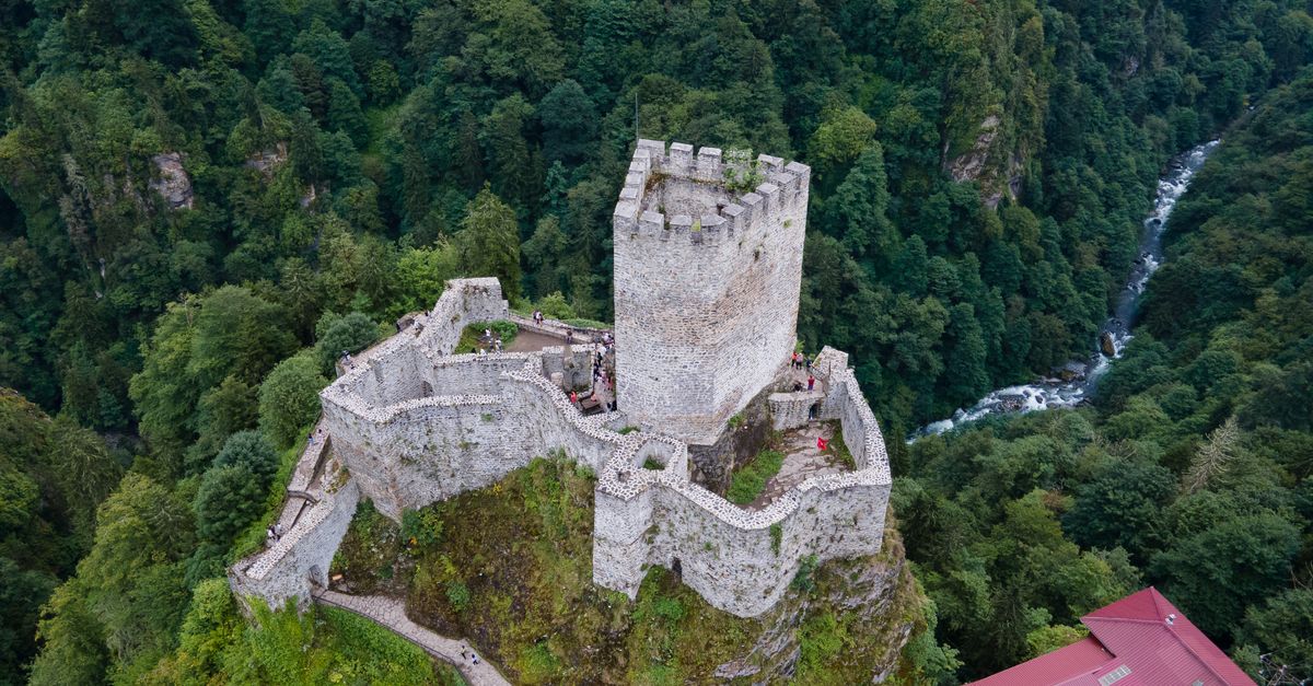 Rize Ridge Rize Fortress on Hilltop · Free Stock Photo