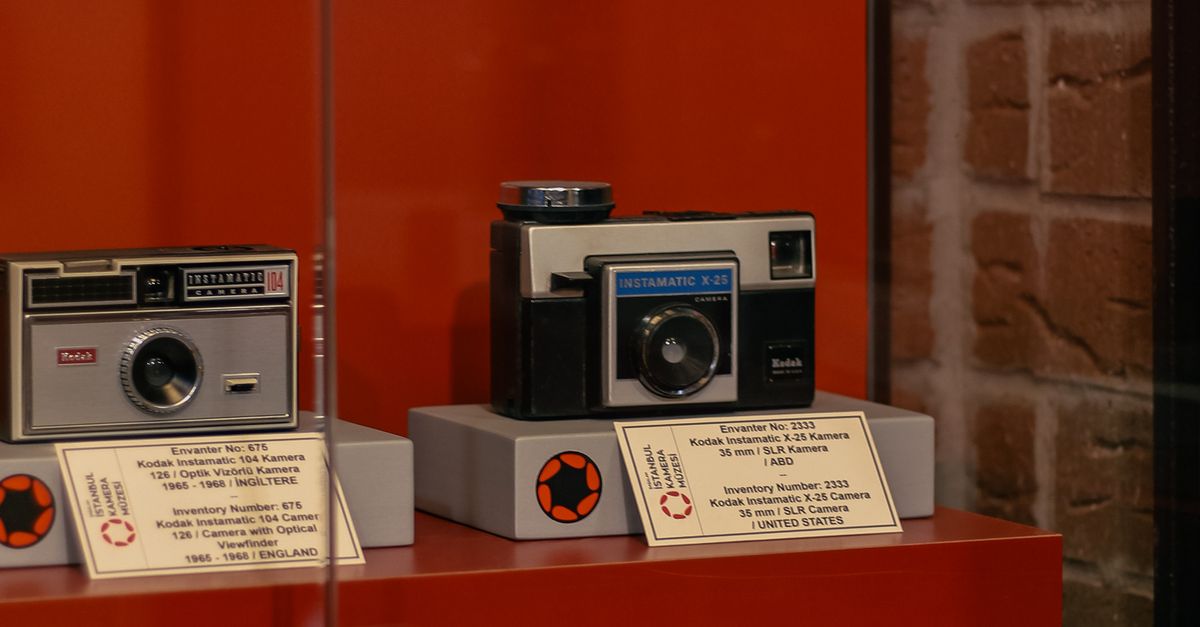 Instant Camera Machine Museum Vintage Cameras on Display in Museum · Free Stock Photo