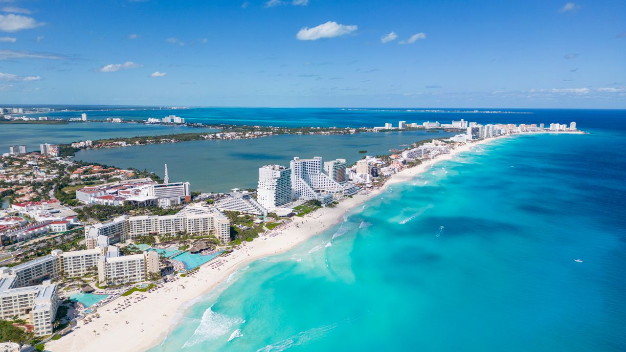 Cancun, Mexico skyline