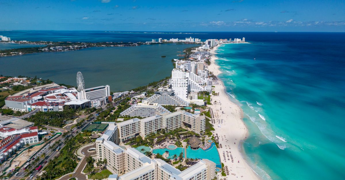 eSIM Cancún: internet en el aeropuerto y la Riviera Maya