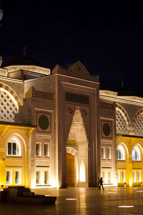 Free Stunning nighttime view of Çamlıca Mosque, a key Islamic landmark in Istanbul, Turkey. Stock Photo