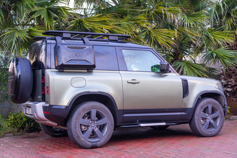 Green Land Rover Defender L663