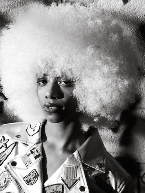 Základová fotografie zdarma na téma "obrázky životního stylu", afro vlasy, bílé afro
