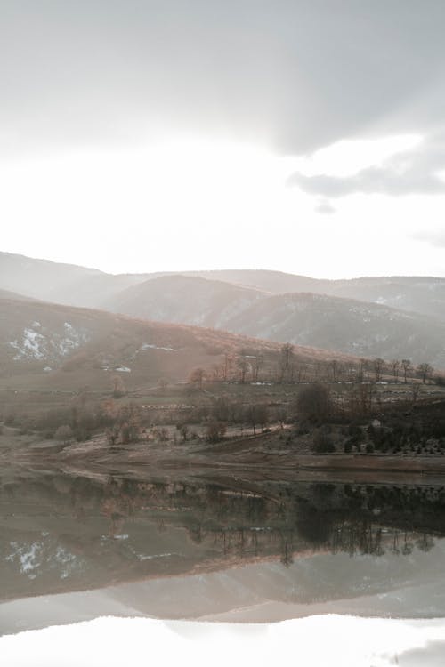 Darmowe zdjęcie z galerii z dolina, góry, jezioro