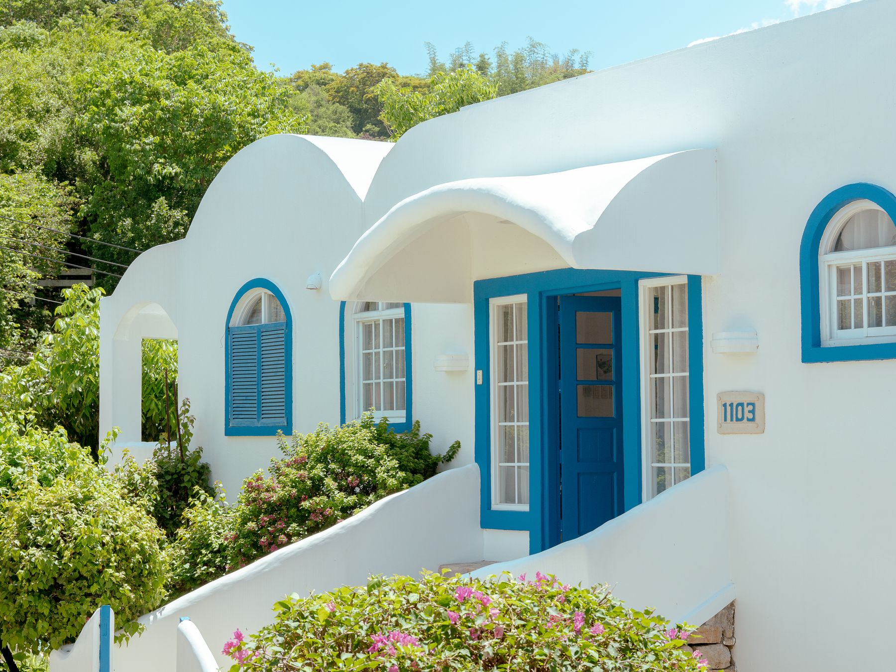 House Painting in Shadwell — surfaces prepped and cut in by hand
