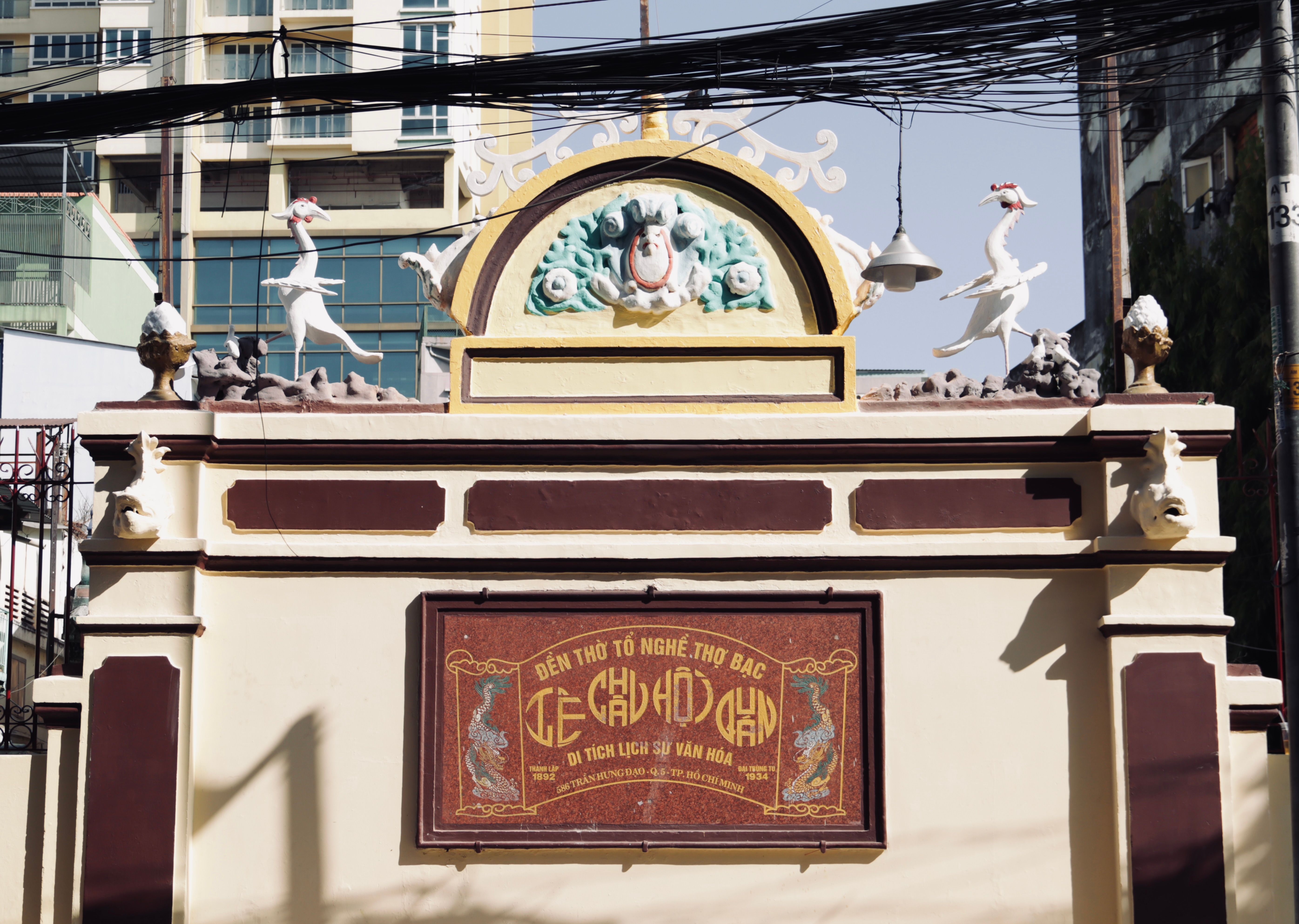 Super Niche Walking Street Food Tour in Ho Chi Minh City