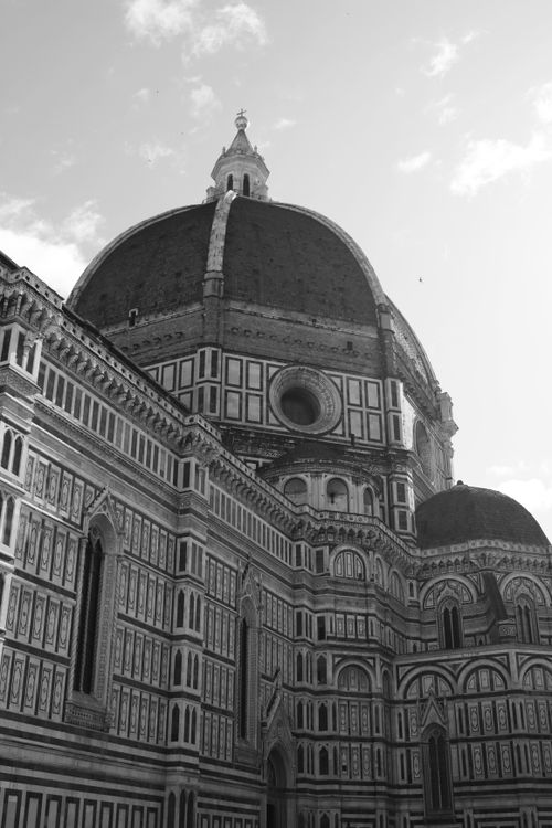 Free Classic black and white view of the iconic Florence Cathedral Dome, a Renaissance architectural masterpiece. Stock Photo