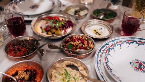Free A traditional Turkish meal with various dishes and beverages in Istanbul, Türkiye. Stock Photo