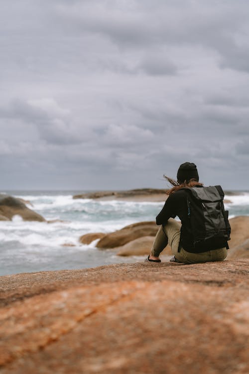 Photos gratuites de aventure, côte, être assis