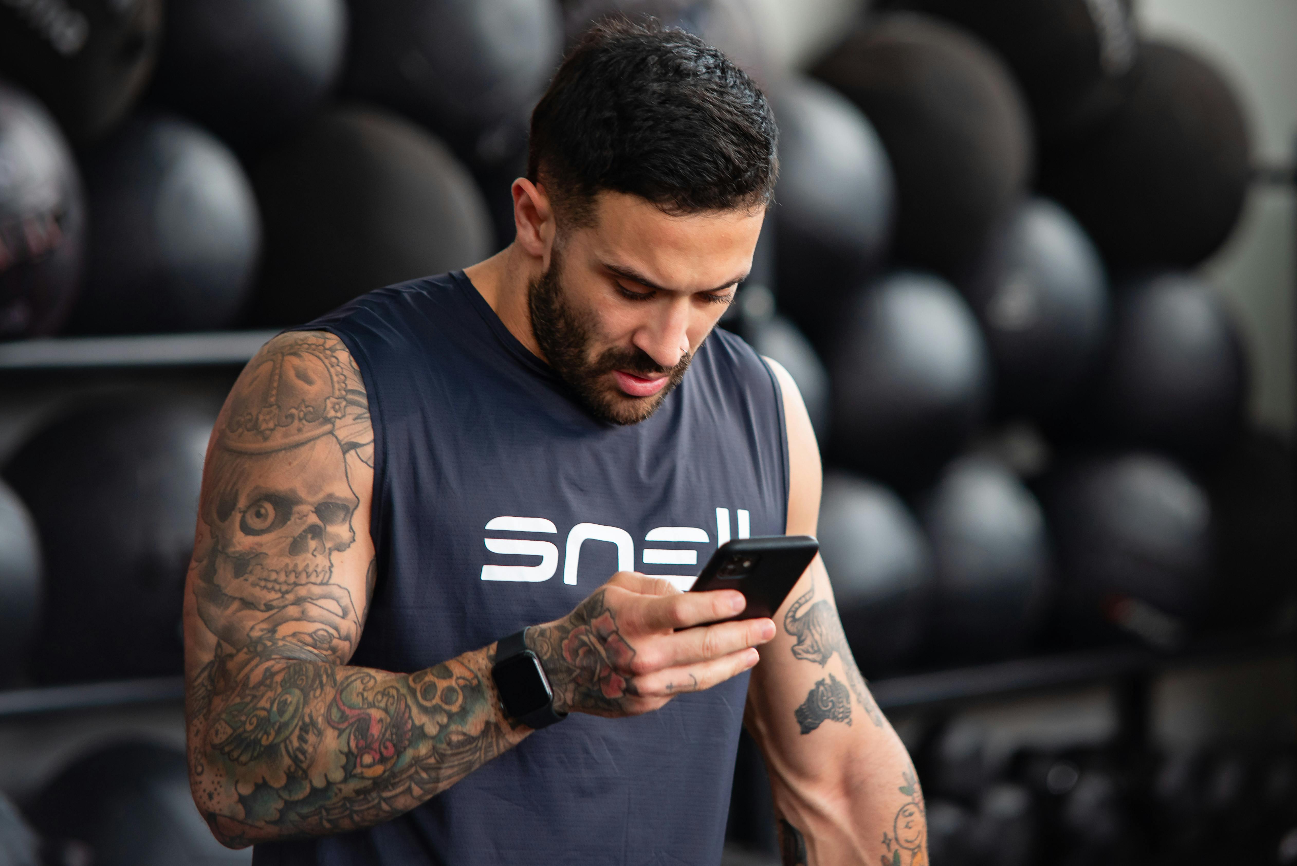 This nutrition and fitness app makes meal planning and workout tracking simple — Photo by Giovanni Caprio on Pexels