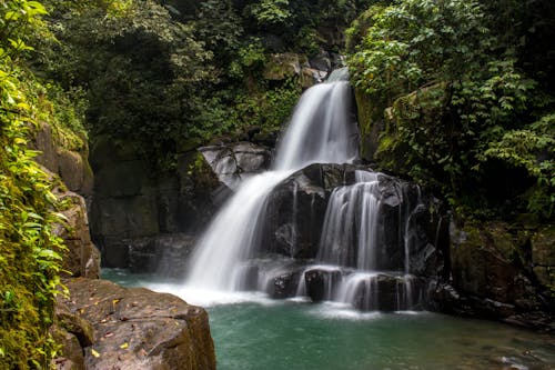 Безкоштовне стокове фото на тему «вода, водоспади, гора» стокове фото