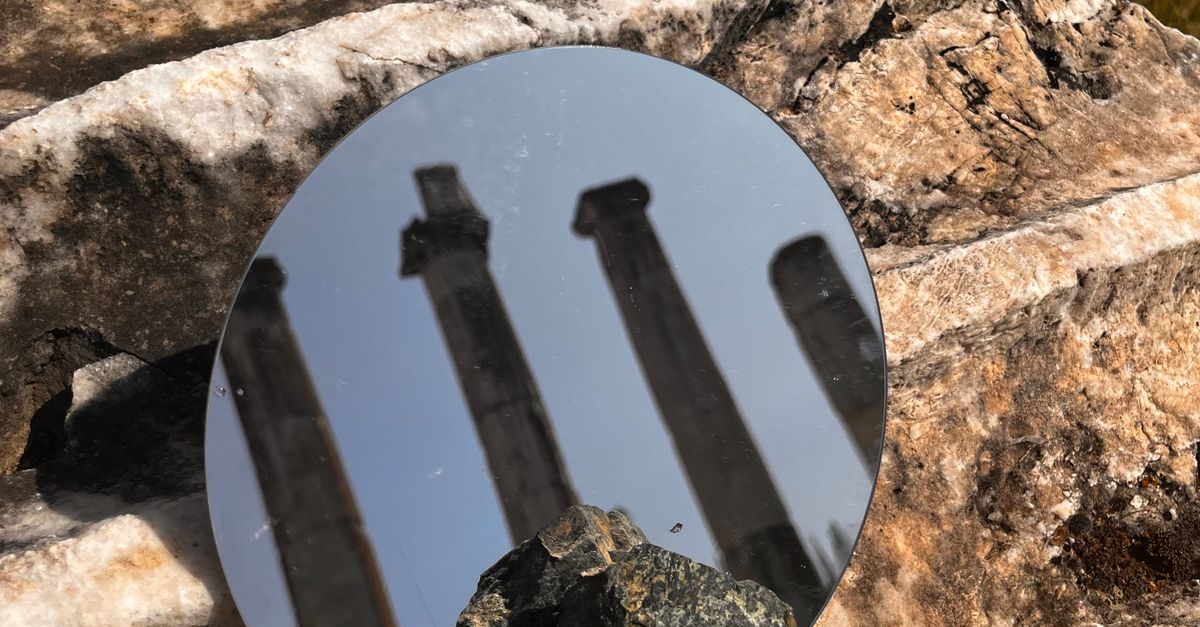 Column Reflection Reflection of Columns in a Mirror · Free Stock Photo