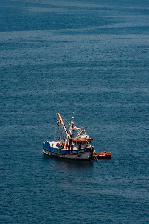 Immagine gratuita di acqua, barca, barca da pesca