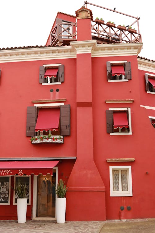 Red House In Venice