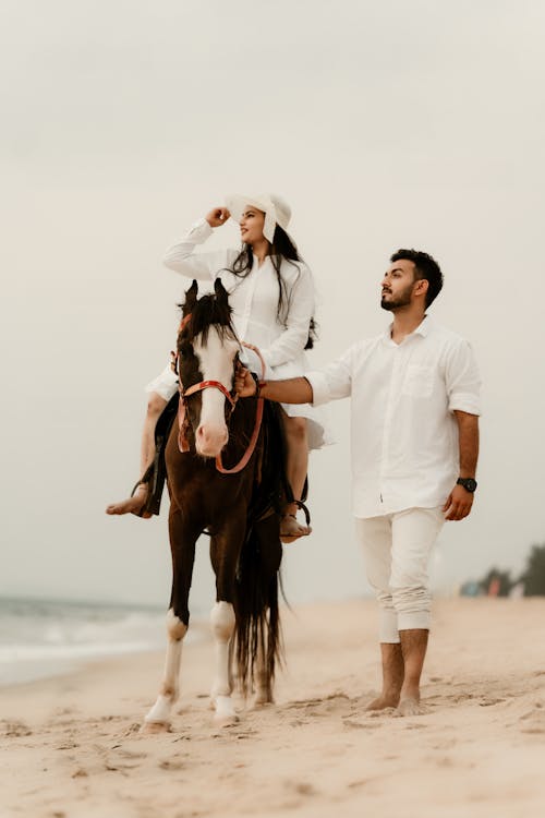 Δωρεάν στοκ φωτογραφιών με άλογο, άνδρας, γυναίκα