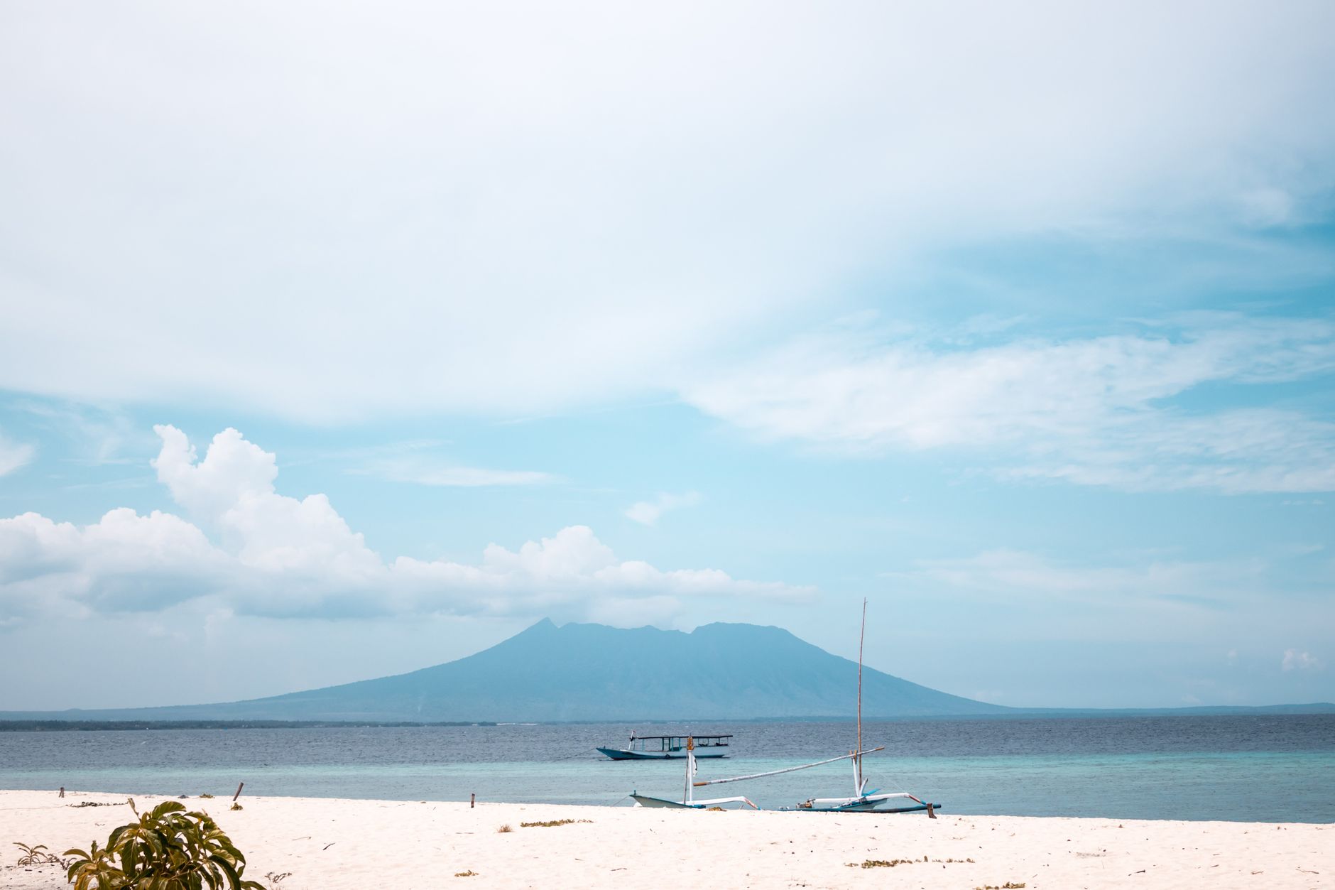 Menyelami Surga Bawah Laut Bunaken: Panduan Lengkap Wisata Manado untuk Pecinta Diving Indonesia